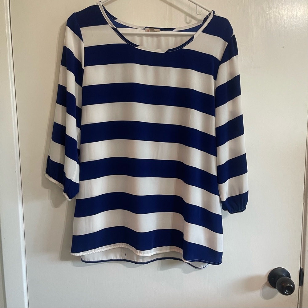 Daniel Cremieux Blue and White 3/4 Sleeve Boxy Blouse